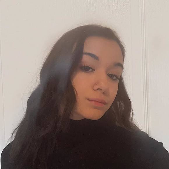 Meet your Posher, Daniela - Picture 1 of 1